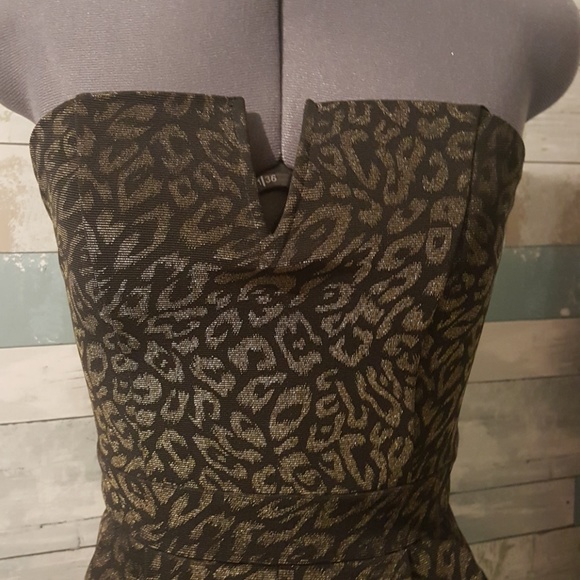 Leopard Print Strapless Romper - Picture 2 of 3